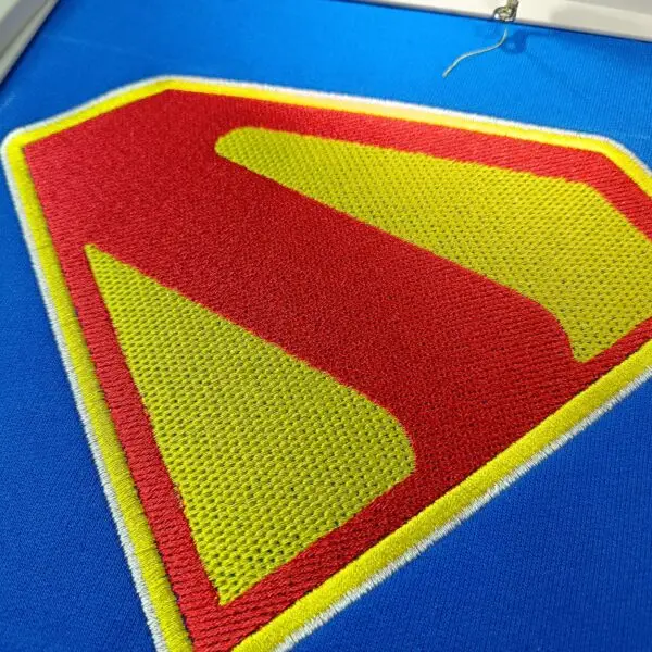 Polera Superman Bordado